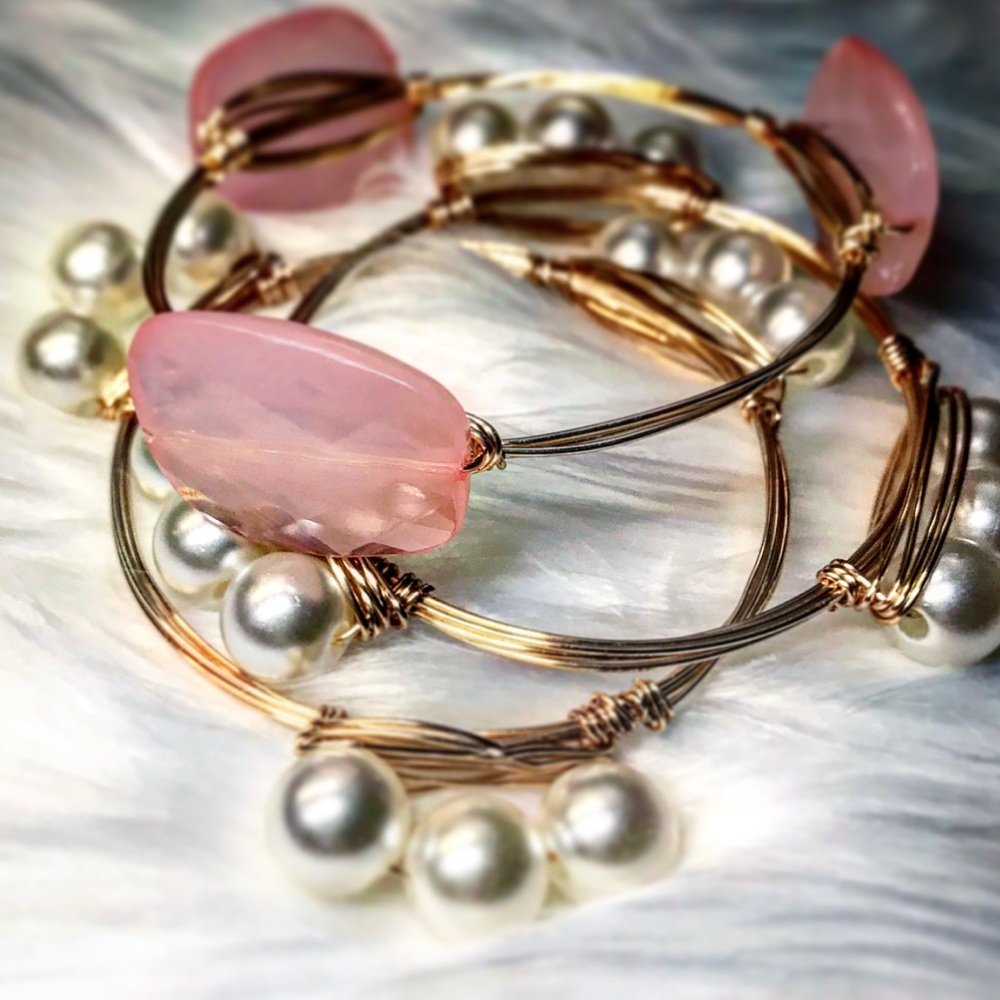 πLAST! Handmade Blush Gold Wire Wrapped Bangle - Picture 1 of 7